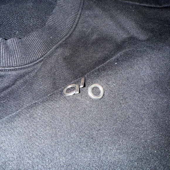 ALO Yoga Black Crewneck Sweatshirt with Small Logo - Picture 2 of 3